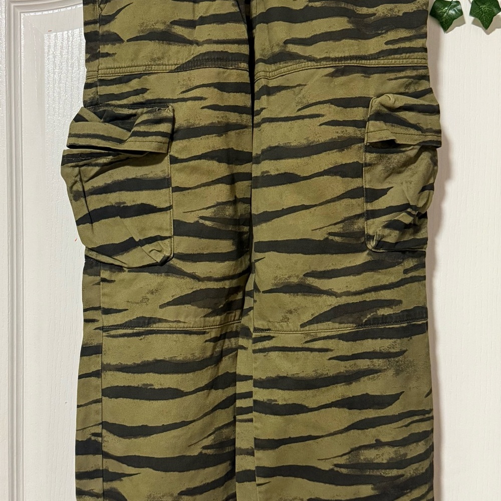 Forever 21 Men's Tiger Stripe Cargo Pants